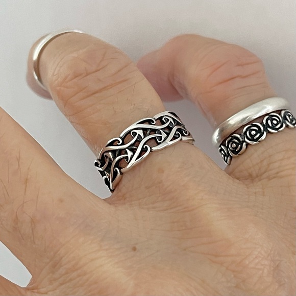 Sterling Silver Unisex Mushroom Band, Silver Ring, Wedding Bands, Spirit Ring - Picture 4 of 14